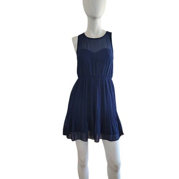 Pins & Needles Dresses & Skirts - Anthropologie pins and needles womens Sz XS navy mesh Pleated dress
